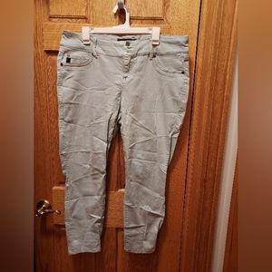 Torrid Size 18 (2x/XXL) Light icy blue skinny jeans stretchy denim high rise